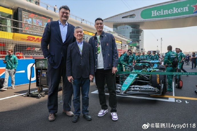 聯(lián)動F1！翟曉川曬與姚明、阿隆索、范志毅、周冠宇等的合照