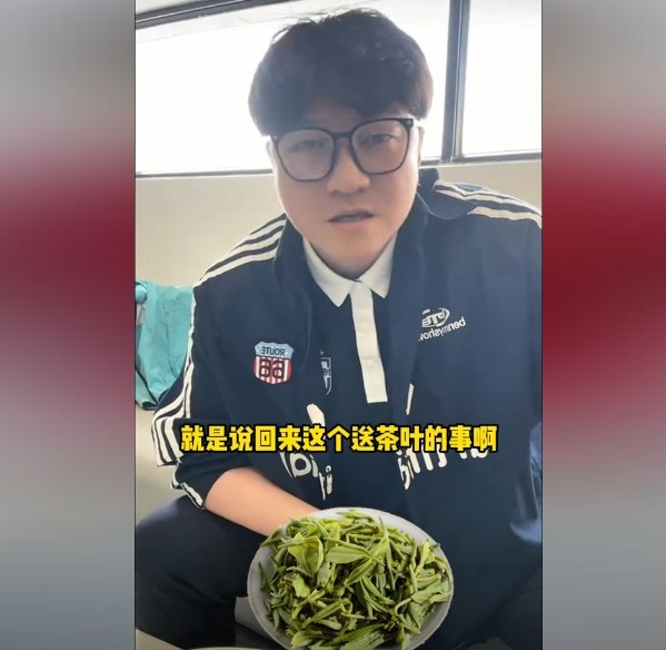 趙鵬：不太清楚賈秀全要球員買茶葉的段子，但這在現(xiàn)實中也正常