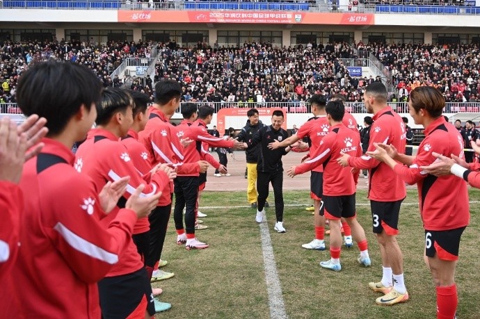 今日賽前，俱樂部為前球員馬曉磊及文爍舉行了退役儀式