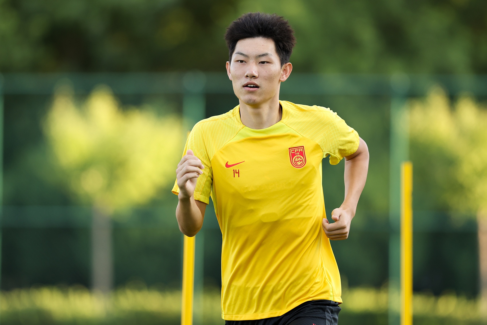 魯媒：泰山隊抵達梅州五外援齊整，四名國腳可出戰(zhàn)史松宸隨隊