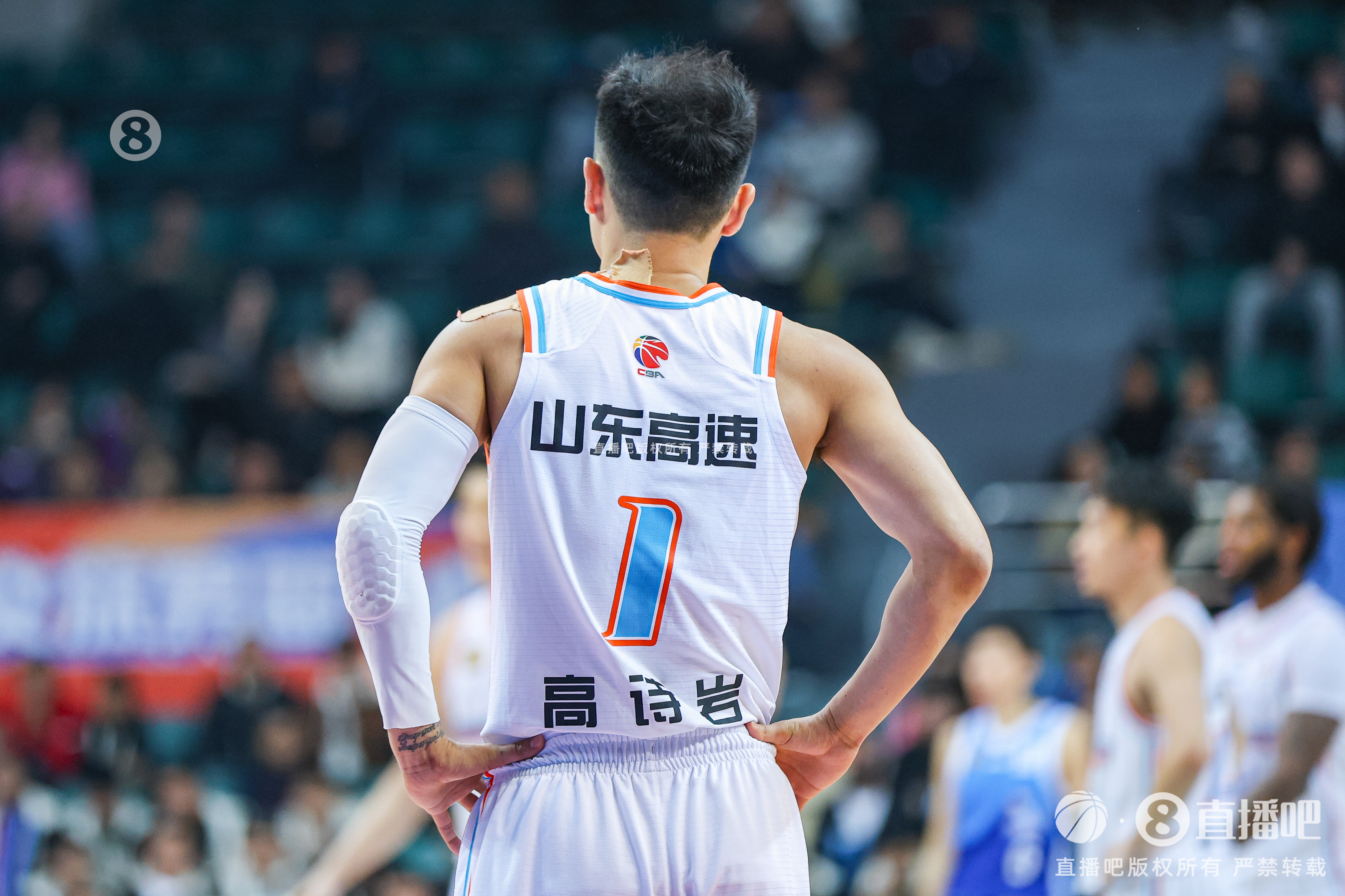 慢熱！首節(jié)山東落后四川1分 全隊首發(fā)5人單節(jié)合計僅拿到3分